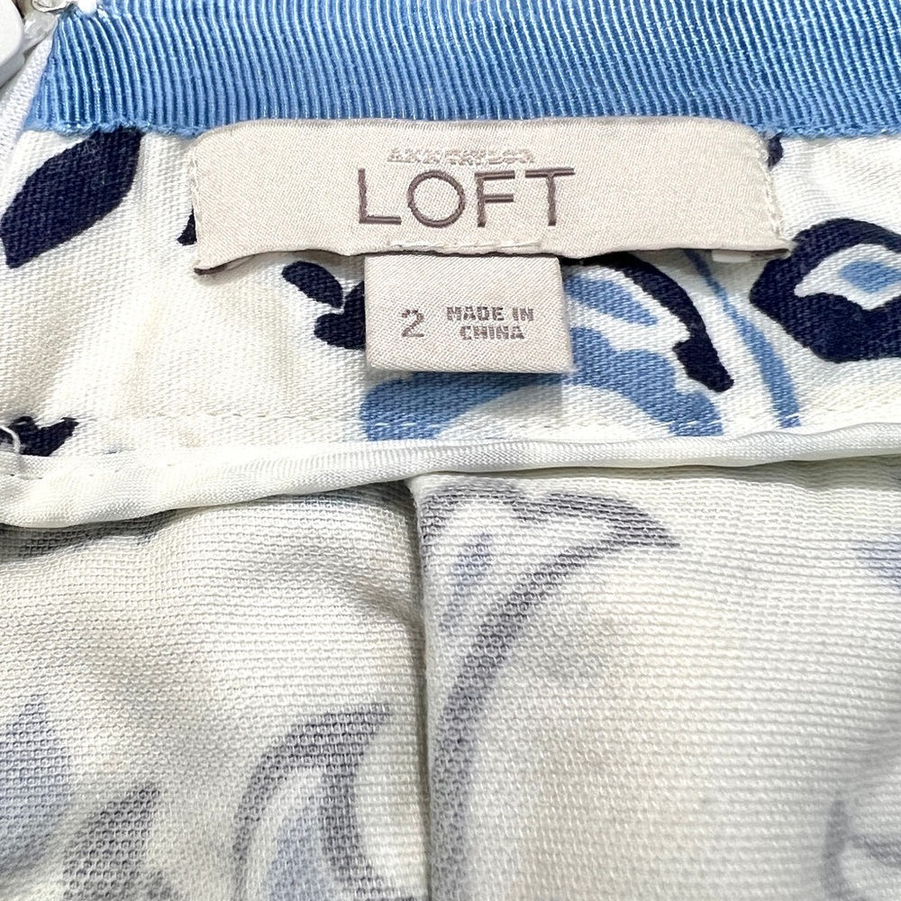 SOLD- Ann Taylor LOFT Skirt White Blue Floral Pleated A Line Classic Stretch - Picture 7 of 10